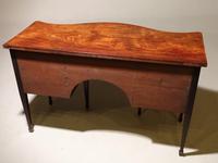 A Particularly Good George III Period Serpentine Mahogany Sideboard. (4 of 5) A Particularly Good George III Period Serpentine Mahogany Sideboard. (4 of 5)