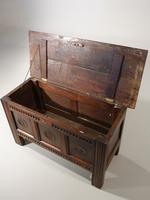 Well Patinated Early 18th Century Oak Kist (3 of 5) Well Patinated Early 18th Century Oak Kist (3 of 5)