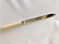 A Good Silver Mounted Cake Knife (3 of 4) A Good Silver Mounted Cake Knife (3 of 4)