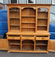 1900's Large Country Pine Dresser with Glass Doors (2 of 4) 1900's Large Country Pine Dresser with Glass Doors (2 of 4)
