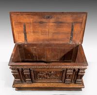 Mid-18th Century Finely Carved Oak Kist or Coffer (3 of 7) Mid-18th Century Finely Carved Oak Kist or Coffer (3 of 7)