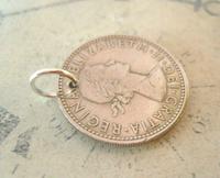 Vintage Pocket Watch Chain Fob 1959 Lucky Silver One Shilling Old 5d Coin Fob (8 of 8) Vintage Pocket Watch Chain Fob 1959 Lucky Silver One Shilling Old 5d Coin Fob (8 of 8)