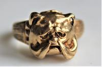 Unusual 9ct gold ring of chunky proportions depicting a well cast Bulldogs head size v (3 of 7) Unusual 9ct gold ring of chunky proportions depicting a well cast Bulldogs head size v (3 of 7)