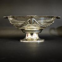 Victorian Scottish Silver Table Centre Bowl (2 of 9) Victorian Scottish Silver Table Centre Bowl (2 of 9)