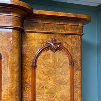 Spectacular Quality Figured Burr Walnut Antique Triple Wardrobe (2 of 10) Spectacular Quality Figured Burr Walnut Antique Triple Wardrobe (2 of 10)