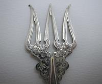 Antique Victorian 1897 Solid Sterling Silver & Mother of Pearl Bread Muffin Cake Fork Server (5 of 5) Antique Victorian 1897 Solid Sterling Silver & Mother of Pearl Bread Muffin Cake Fork Server (5 of 5)