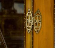 Fine Quality Edwardian Glazed Satinwood Corner Cabinet (5 of 5) Fine Quality Edwardian Glazed Satinwood Corner Cabinet (5 of 5)