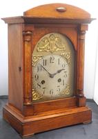 Junghans Carved Bracket Clock – Oak Cased Striking 8-day Mantle Clock (5 of 12) Junghans Carved Bracket Clock – Oak Cased Striking 8-day Mantle Clock (5 of 12)