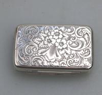 Attractive Victorian Engraved Solid Silver Vinaigrette London c.1877 (4 of 8) Attractive Victorian Engraved Solid Silver Vinaigrette London c.1877 (4 of 8)
