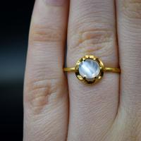 Vintage Moonstone Round Buttercup 18ct 18k Yellow Gold Ring (5 of 9) Vintage Moonstone Round Buttercup 18ct 18k Yellow Gold Ring (5 of 9)