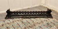 Decorative Victorian Cast Iron Fender (5 of 8) Decorative Victorian Cast Iron Fender (5 of 8)