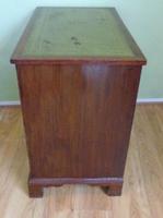 Nineteenth Century Mahogany Kneehole Desk (7 of 7) Nineteenth Century Mahogany Kneehole Desk (7 of 7)