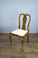 Set of Eight Walnut Queen Anne Style Dining Chairs (2 of 4) Set of Eight Walnut Queen Anne Style Dining Chairs (2 of 4)