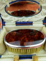 Antique Sterling Silver Hallmarked Cased Faux Tortoise Shell Brush & Comb Set with Mirror 1926 (2 of 12) Antique Sterling Silver Hallmarked Cased Faux Tortoise Shell Brush & Comb Set with Mirror 1926 (2 of 12)
