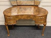 Queen Anne Burr Walnut Kidney Dressing Table (15 of 17) Queen Anne Burr Walnut Kidney Dressing Table (15 of 17)
