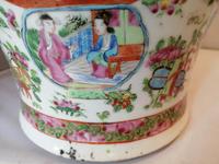 Fine Pair of 19th Century Cantonese Vases (10 of 19) Fine Pair of 19th Century Cantonese Vases (10 of 19)