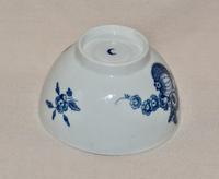 18th Century Worcester Porcelain Teabowl “Fruit & Wreath” pattern (4 of 7) 18th Century Worcester Porcelain Teabowl “Fruit & Wreath” pattern (4 of 7)