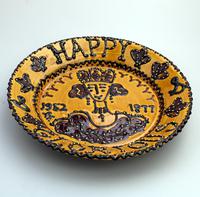 Royalty Commemorative - Rare British Studio Pottery Slipware Charger / Dish c.1977 (2 of 4) Royalty Commemorative - Rare British Studio Pottery Slipware Charger / Dish c.1977 (2 of 4)