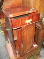 Victorian Mahogany Bedside Cupboard (2 of 2) Victorian Mahogany Bedside Cupboard (2 of 2)