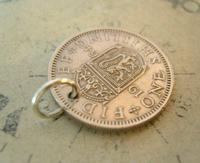 Vintage Pocket Watch Chain Fob 1964 Lucky Silver One Shilling old 5d Coin Fob (4 of 6) Vintage Pocket Watch Chain Fob 1964 Lucky Silver One Shilling old 5d Coin Fob (4 of 6)