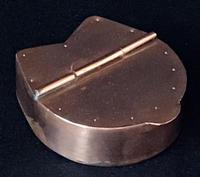 Victorian Copper Horseshoe Shape Snuff Box (2 of 3) Victorian Copper Horseshoe Shape Snuff Box (2 of 3)