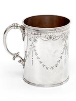 Victorian Silver Christening Mug in a Straight Body Form and Garland and Scroll Engraving (4 of 5) Victorian Silver Christening Mug in a Straight Body Form and Garland and Scroll Engraving (4 of 5)
