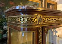 Exceptional 19th Century French Kingwood Parquetry Gilt Metal Vitrine Display Cabinet (13 of 17) Exceptional 19th Century French Kingwood Parquetry Gilt Metal Vitrine Display Cabinet (13 of 17)