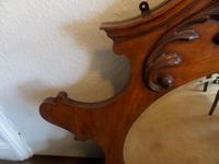 A lovely Mahogany Round Bevel Edged Mirror 1860's? (5 of 6) A lovely Mahogany Round Bevel Edged Mirror 1860's? (5 of 6)