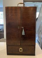 Georgian Mahogany Apothecary Cabinet (5 of 34) Georgian Mahogany Apothecary Cabinet (5 of 34)