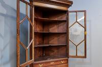 18th Century Oak & Mahogany Corner Cabinet (7 of 9) 18th Century Oak & Mahogany Corner Cabinet (7 of 9)