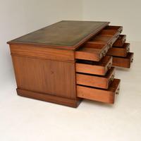 Large Antique Victorian Mahogany Pedestal Desk (9 of 12) Large Antique Victorian Mahogany Pedestal Desk (9 of 12)