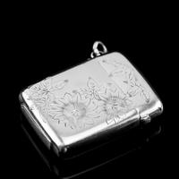 Antique Victorian Solid Silver Vesta Case Aesthetic Style Engravings - Joseph Whitten 1885 (4 of 9) Antique Victorian Solid Silver Vesta Case Aesthetic Style Engravings - Joseph Whitten 1885 (4 of 9)