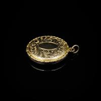 Antique 9ct 9K Yellow Gold Engraved Fancy Round Photo Locket Pendant (5 of 11) Antique 9ct 9K Yellow Gold Engraved Fancy Round Photo Locket Pendant (5 of 11)