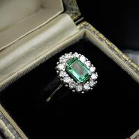 Vintage Emerald & Diamond 18ct White Gold Oblong Cluster Ring (4 of 6) Vintage Emerald & Diamond 18ct White Gold Oblong Cluster Ring (4 of 6)