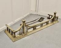 Large Victorian Arts & Crafts Brass Fender & Tools (5 of 6) Large Victorian Arts & Crafts Brass Fender & Tools (5 of 6)