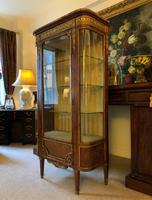 Exceptional 19th Century French Kingwood Parquetry Gilt Metal Vitrine Display Cabinet (9 of 17) Exceptional 19th Century French Kingwood Parquetry Gilt Metal Vitrine Display Cabinet (9 of 17)