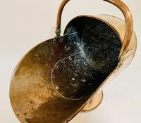 Antique Copper Coal Scuttle and Shovel (7 of 13) Antique Copper Coal Scuttle and Shovel (7 of 13)