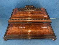 Victorian Burr Cedar & Ebony Shaped Tea Caddy (13 of 20) Victorian Burr Cedar & Ebony Shaped Tea Caddy (13 of 20)