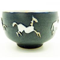 Good British Art Studio Pottery Bowl with Stylised Galloping Horses 20th Century (2 of 8) Good British Art Studio Pottery Bowl with Stylised Galloping Horses 20th Century (2 of 8)