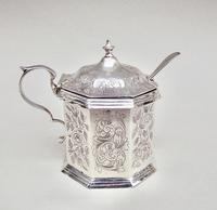 Victorian Silver Mustard Pot by Hilliard & Thomason, Birmingham 1884 (3 of 8) Victorian Silver Mustard Pot by Hilliard & Thomason, Birmingham 1884 (3 of 8)