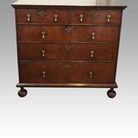 Queen Anne Walnut Chest of Drawers (5 of 11) Queen Anne Walnut Chest of Drawers (5 of 11)