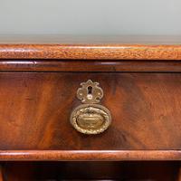Small Mahogany Victorian Antique Pedestal Desk (5 of 7) Small Mahogany Victorian Antique Pedestal Desk (5 of 7)