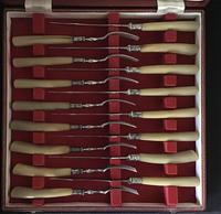 Cased Set of 8 Gerrard and Co Ltd London Horn Handle Steak Knives and Forks (6 of 7) Cased Set of 8 Gerrard and Co Ltd London Horn Handle Steak Knives and Forks (6 of 7)