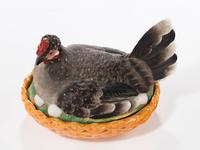 Late 19th Century Well Coloured Oval Hen Basket (3 of 4) Late 19th Century Well Coloured Oval Hen Basket (3 of 4)