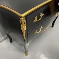 French Black Lacquered and Gilt Commode (5 of 8) French Black Lacquered and Gilt Commode (5 of 8)