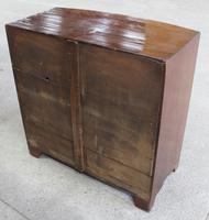 1880's Mahogany Bow Chest Drawers with Flame Veneer on the Drawers (2 of 4) 1880's Mahogany Bow Chest Drawers with Flame Veneer on the Drawers (2 of 4)
