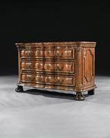 Rare Early 18th Century Franco-Flemish Oak Serpentine Fronted Commode (5 of 11) Rare Early 18th Century Franco-Flemish Oak Serpentine Fronted Commode (5 of 11)