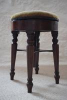 Victorian Mahogany Circular Revolving Piano Stool (9 of 9) Victorian Mahogany Circular Revolving Piano Stool (9 of 9)