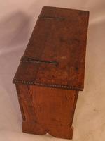 17th Century 5 Plank Coffer (8 of 9) 17th Century 5 Plank Coffer (8 of 9)