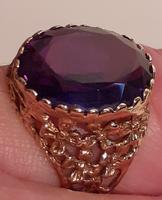 9 Carat Gold Ring with amethyst coloured stone (2 of 2) 9 Carat Gold Ring with amethyst coloured stone (2 of 2)